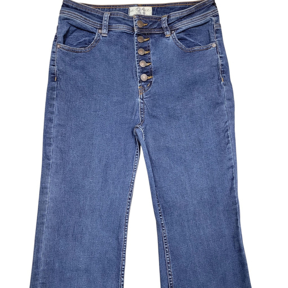 We The Free Women's Flare Bottom Button Fly Blue Jeans Size 31 Inseam 31" - Picture 4 of 8